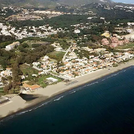 Apartment Access In Playa Real Pool Terrace - Pass The Keys Marbella